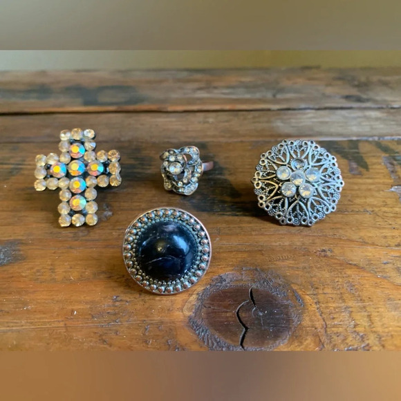 Vintage jewelry rings lot of 4 costume boho
Bohemian hippie festival - Picture 1 of 7